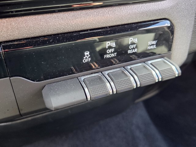 Used 2026 RAM 1500 Express RWD image 22