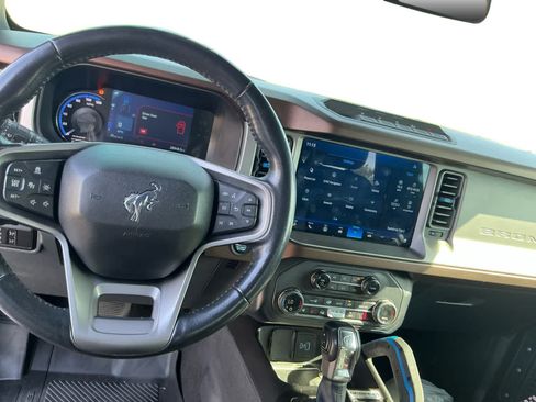 Used 2023 Ford Bronco Outer Banks w/ Sasquatch Package AWD/4WD image 10