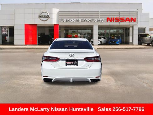 Used 2024 Toyota Camry SE FWD image 6