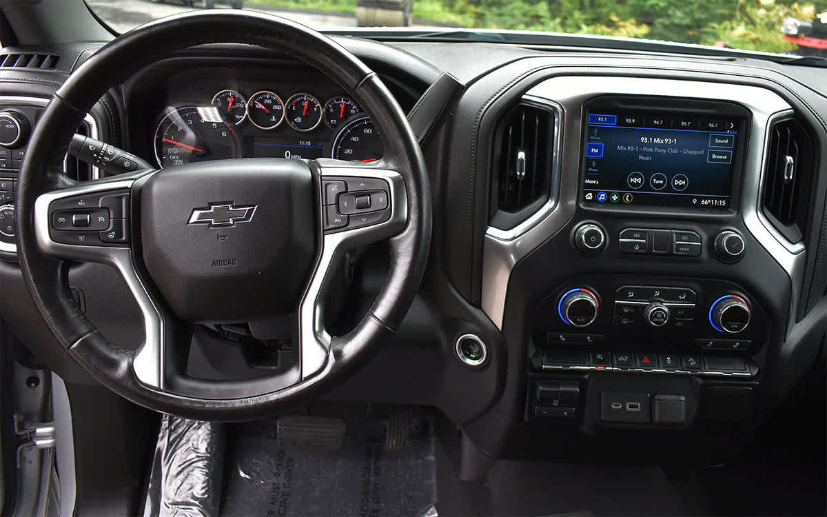 Used 2021 Chevrolet Silverado 1500 RST w/ Z71 Off-Road Package AWD/4WD image 11