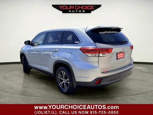 Used 2019 Toyota Highlander LE AWD/4WD image 3