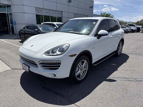 Used 2014 Porsche Cayenne Diesel Platinum Edition AWD/4WD image 2