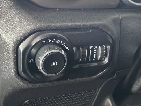 Used 2018 Jeep Wrangler Unlimited Sport S AWD/4WD image 27