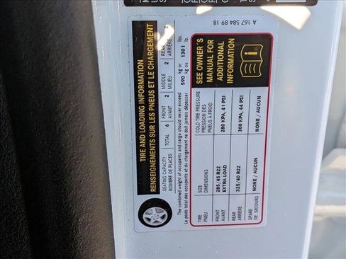 Used 2025 Mercedes-Benz GLS 450 4MATIC image 14