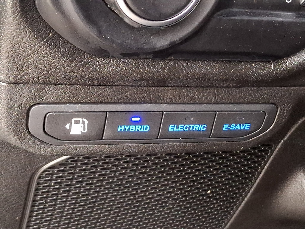 Used 2024 Jeep Wrangler Unlimited w/ Convenience Group AWD/4WD image 28