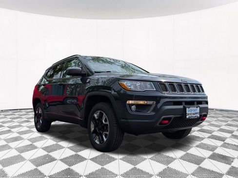 Used 2017 Jeep Compass Trailhawk w/ Cold Weather Group AWD/4WD image 14