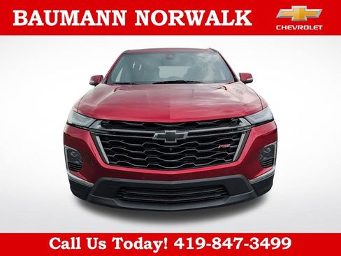 Used 2023 Chevrolet Traverse RS AWD/4WD image 2