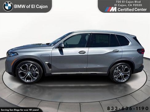 New 2026 BMW X5 xDrive50e w/ Executive Package image 8