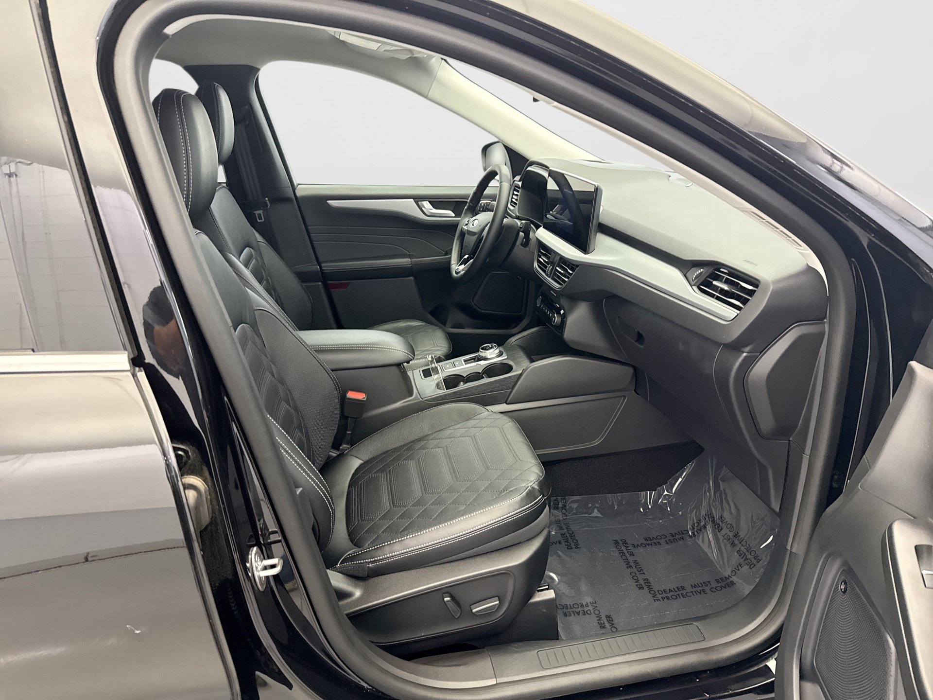 Used 2023 Ford Escape Platinum w/ Premium Technology Package AWD/4WD image 19