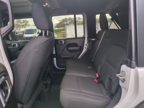 Used 2023 Jeep Wrangler Sport S image 17