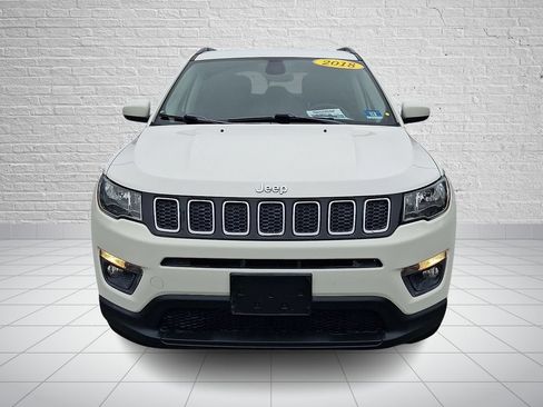 Used 2018 Jeep Compass Latitude w/ Popular Equipment Group FWD image 2