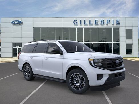 New 2025 Ford Expedition Active image 7