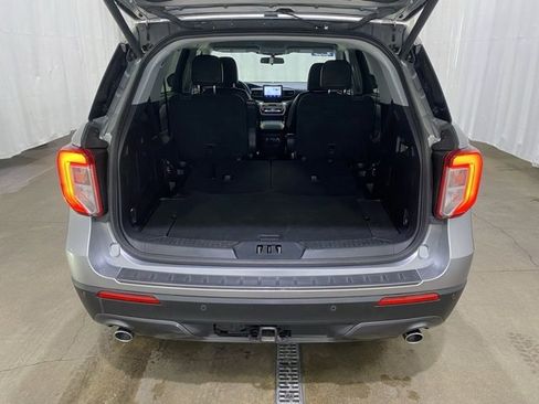 Used 2022 Ford Explorer XLT w/ Equipment Group 202A image 13