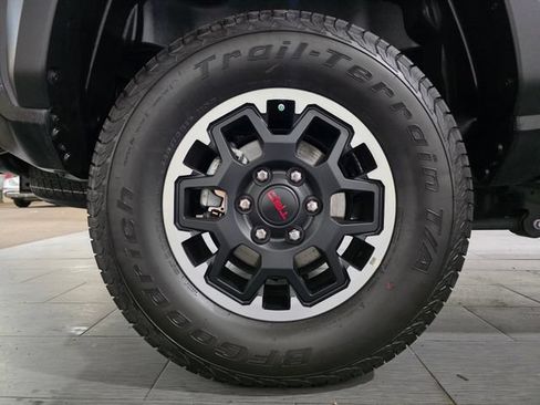 Used 2024 Toyota Tacoma TRD Off-Road w/ TRD Off Road Premium Package AWD/4WD image 24