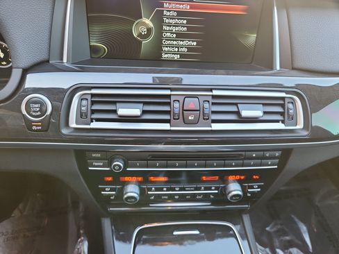 Used 2014 BMW 740Li xDrive AWD/4WD image 26