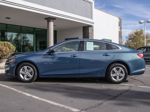 Used 2024 Chevrolet Malibu LT image 4