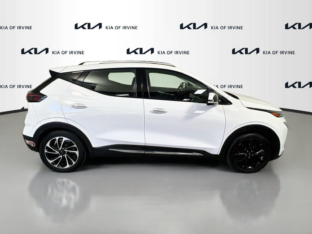 Used 2023 Chevrolet Bolt EUV Premier w/ Sun & Sound Package FWD image 9