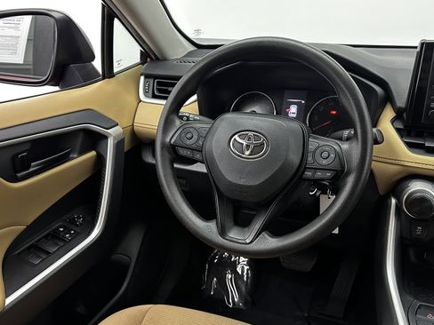 Used 2022 Toyota RAV4 LE image 22