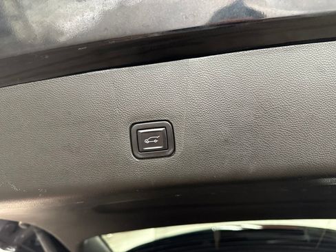 Used 2022 Chevrolet Traverse RS AWD/4WD image 14