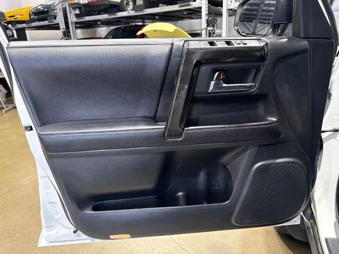 Used 2019 Toyota 4Runner TRD Off-Road AWD/4WD image 11