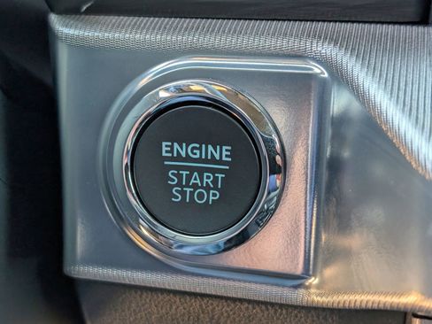 Used 2025 Ford F150 Lariat w/ Equipment Group 501A Mid image 19