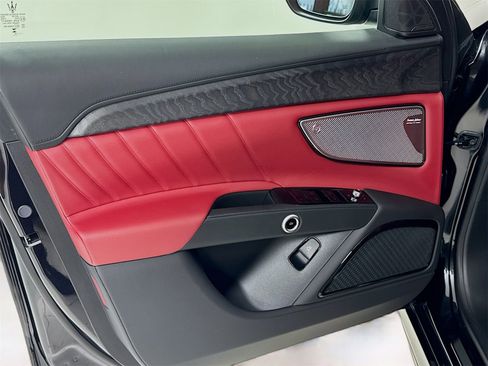 New 2025 Maserati Grecale Modena image 16