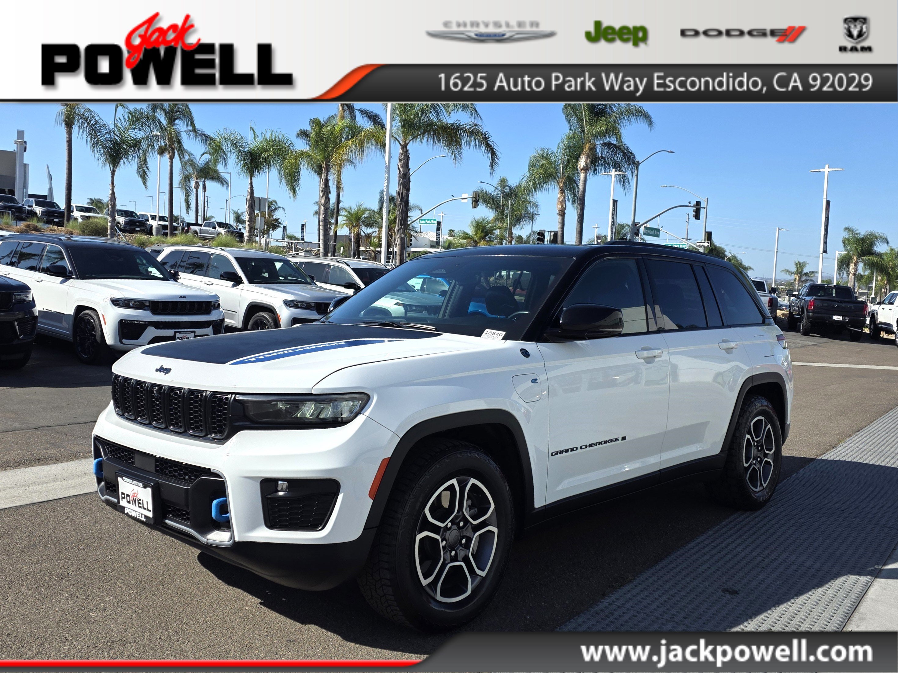 Certified 2022 Jeep Grand Cherokee Trailhawk AWD/4WD image 1