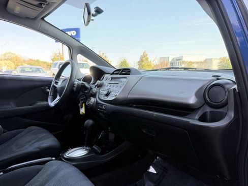 Used 2010 Honda Fit Sport image 21