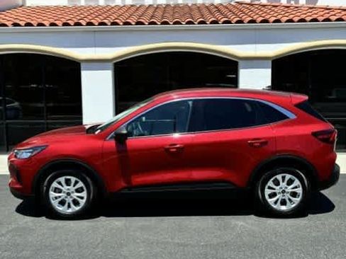 Used 2023 Ford Escape Active FWD image 3