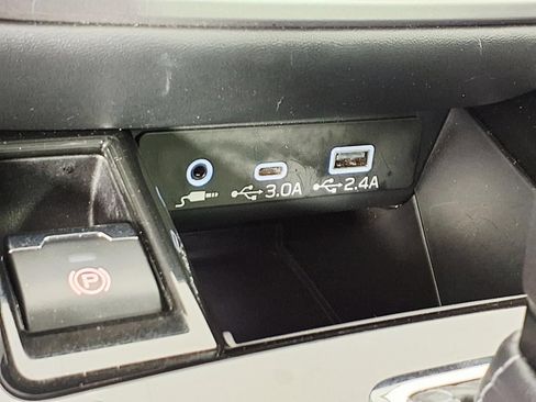 Certified 2025 Subaru Outback Premium w/ Popular Package #1A AWD/4WD image 21