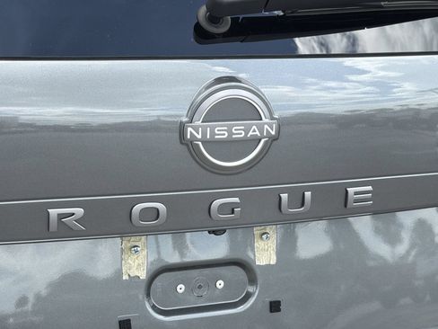 Used 2026 Nissan Rogue SV FWD image 10