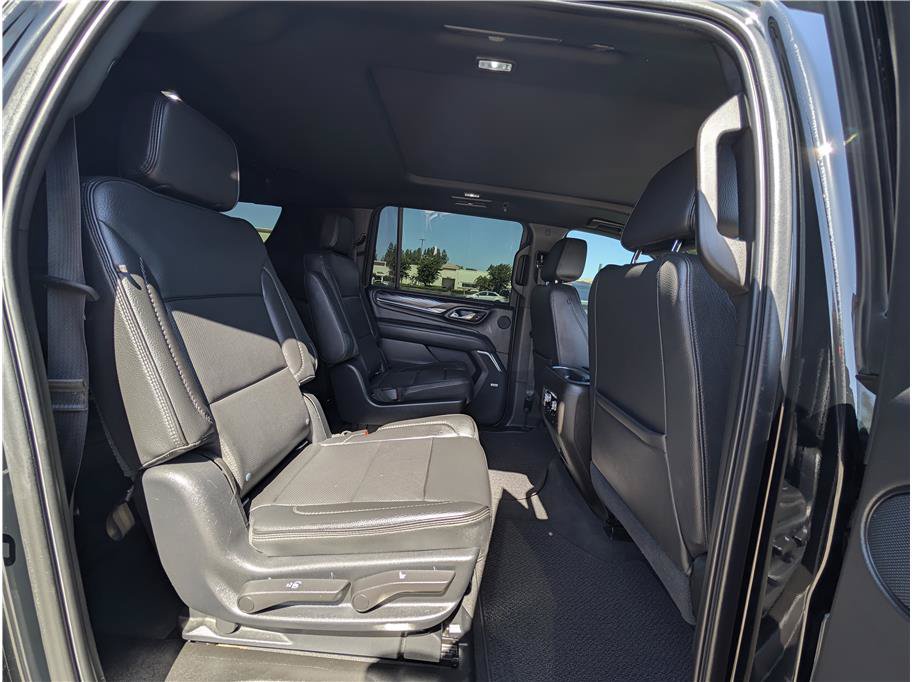 Used 2021 GMC Yukon XL Denali w/ Denali Premium Package AWD/4WD image 15