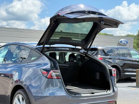 Used 2022 Tesla Model Y Long Range AWD/4WD image 34
