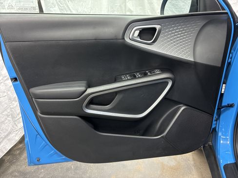 Certified 2023 Kia Soul S FWD image 16