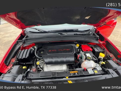 Used 2019 Jeep Renegade Latitude AWD/4WD image 18