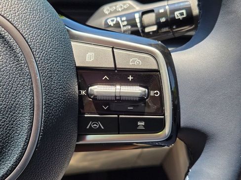 New 2026 Kia Carnival EX FWD image 25
