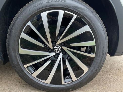 New 2025 Volkswagen ID.4 Pro image 10