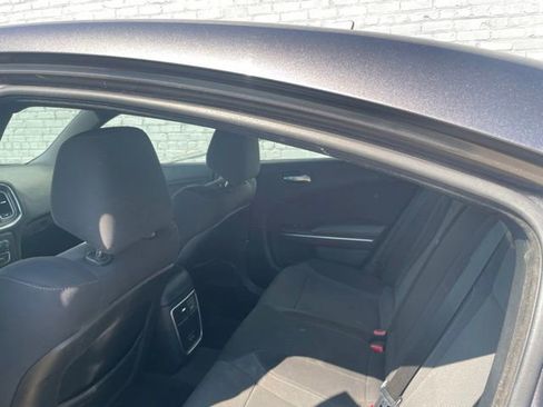 Used 2017 Dodge Charger SXT RWD image 17