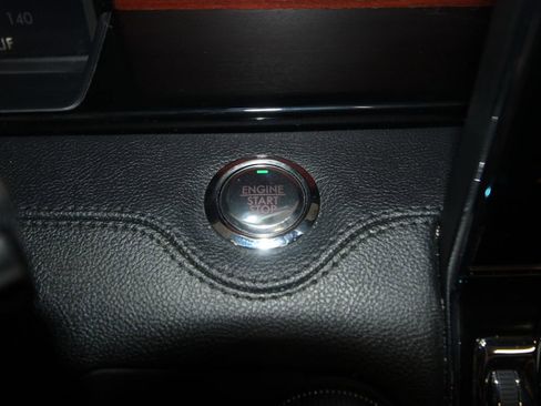 Used 2024 Lincoln Navigator Reserve AWD/4WD image 13