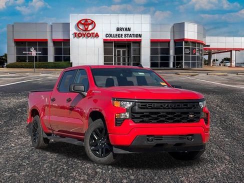 Used 2023 Chevrolet Silverado 1500 Custom image 1