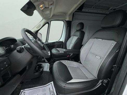 Used 2026 RAM ProMaster 2500 w/ Convenience Group FWD image 17