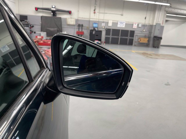 Used 2018 Volkswagen Tiguan SE w/ Panoramic Sunroof Package AWD/4WD image 14