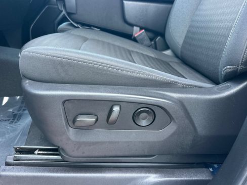 Used 2025 Chevrolet Silverado 1500 LT RWD image 13