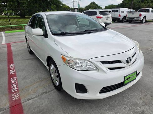 Used 2011 Toyota Corolla LE FWD image 5