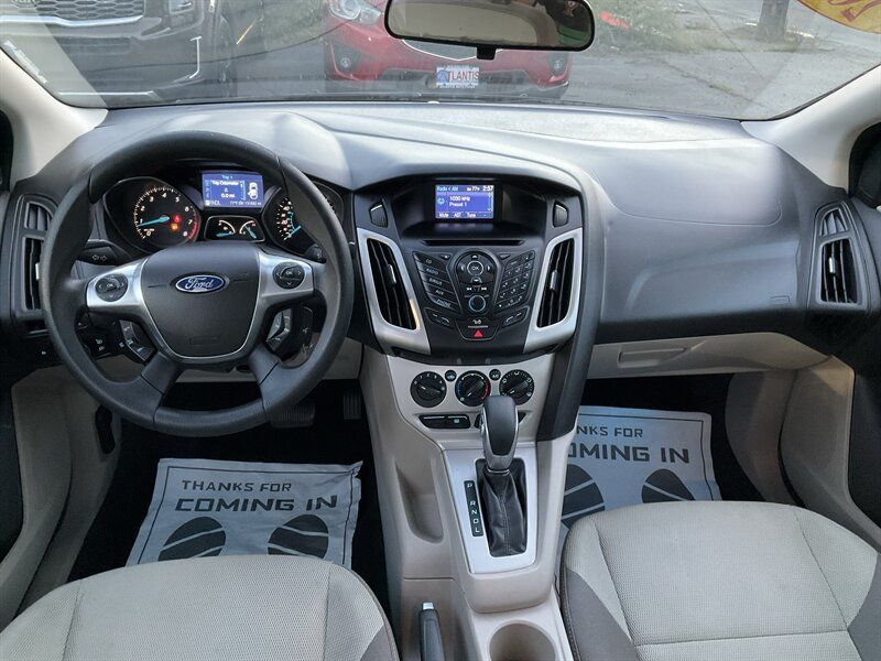 Used 2012 Ford Focus SE FWD image 16