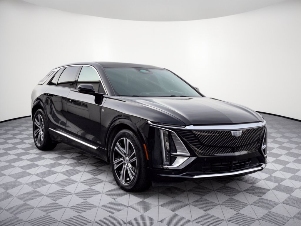 Used 2024 Cadillac Lyriq Luxury AWD/4WD image 7