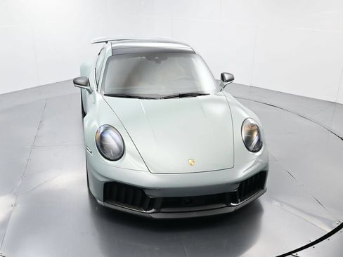 Certified 2025 Porsche 911 Carrera GTS RWD image 40