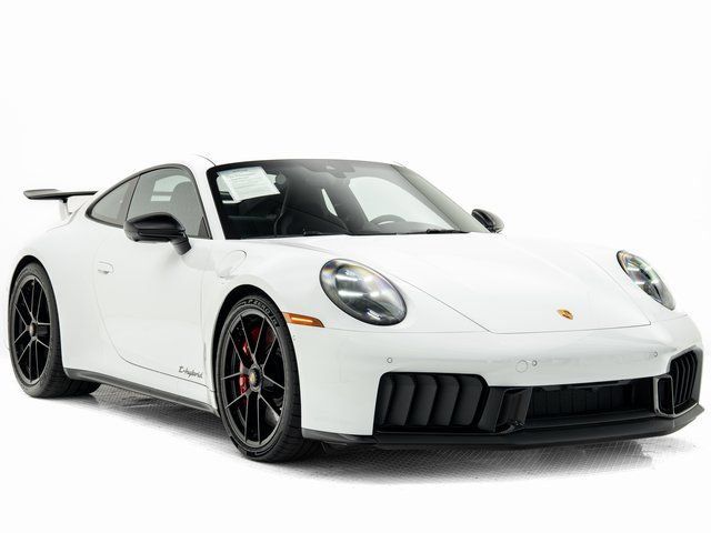 Certified 2025 Porsche 911 Carrera GTS RWD image 32