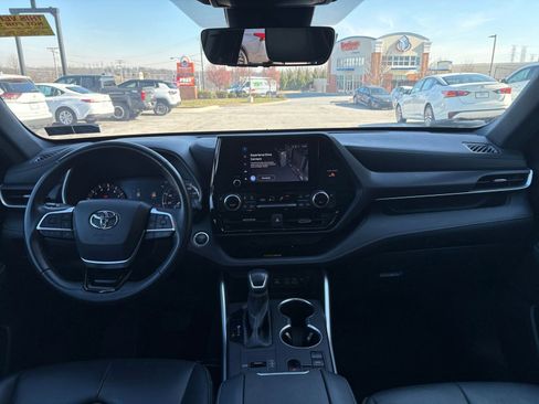 Used 2024 Toyota Highlander XSE image 36