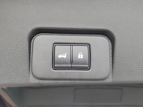 Certified 2023 Nissan Rogue Platinum image 10